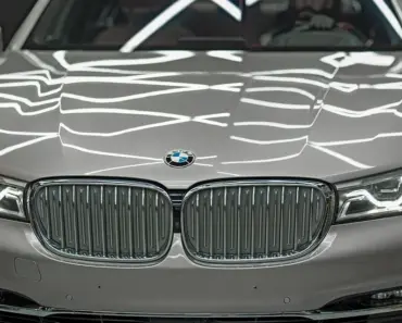 7 Ways the New BMW 7 Series Windshield Is Now a Screen