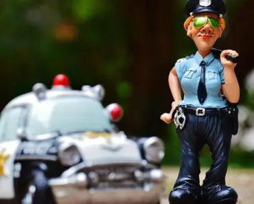 Why Apple Paid to Privately Hire Police for SF Stores