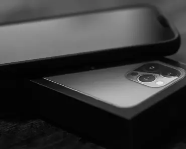 Why the iPhone 18 Pro Max Camera Is Getting Thicker