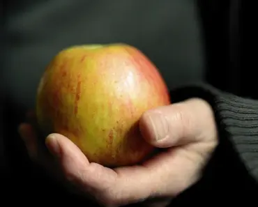 7 Reasons Apple Might Ditch MagSafe on Future iPhones