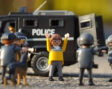 Canada Arrests Three Operating SMS Blaster in Toronto