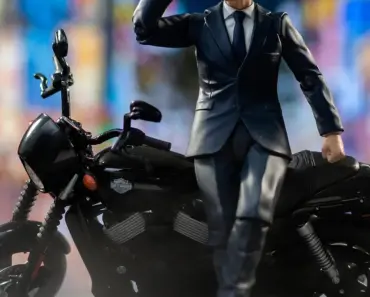 Why Jon Favreau Regrets Trying to Keep Tony Stark Alive