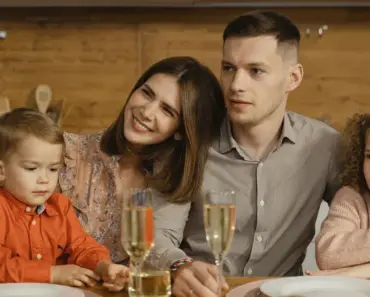 ETL vs ELT: 5 Key Differences to Decide Which Data Integration Method Reigns Supreme