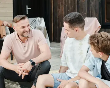 Aito Joins BMW, Mercedes-Benz in China Charging JV as Equal Partner