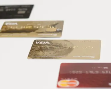 Why random.randint(300, 850) is a bad fake credit score