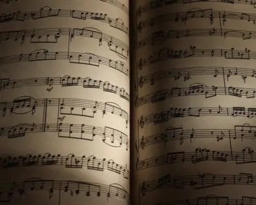 Score the Best AirPods Deal: 5 Ways to Save $30 on AirPods 4 at Amazon