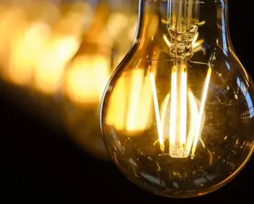 “iPhone 18 Delayed: 7 Surprising Cost-Cutting Measures to Expect”