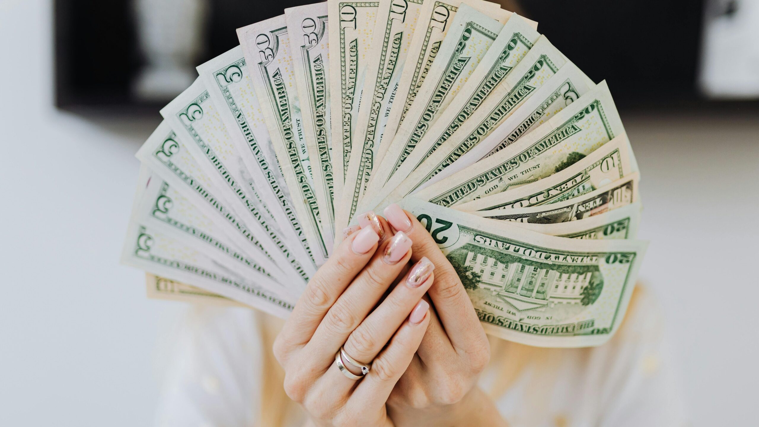 Echo tech salary guide comparing sonography specialties including OB, vascular, and cardiac sonography.