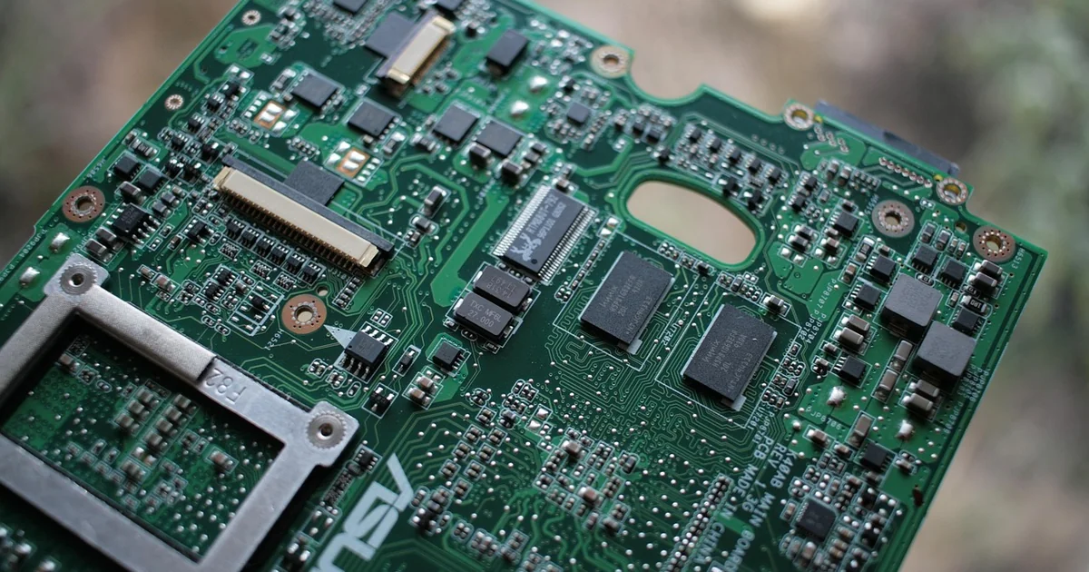apple chip shortage risks