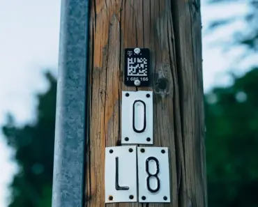 Conspiracy Theory About QR Codes Led to Chaos in GA Midterms Conspiracy Theory About QR Codes Led to Chaos in GA Midterms