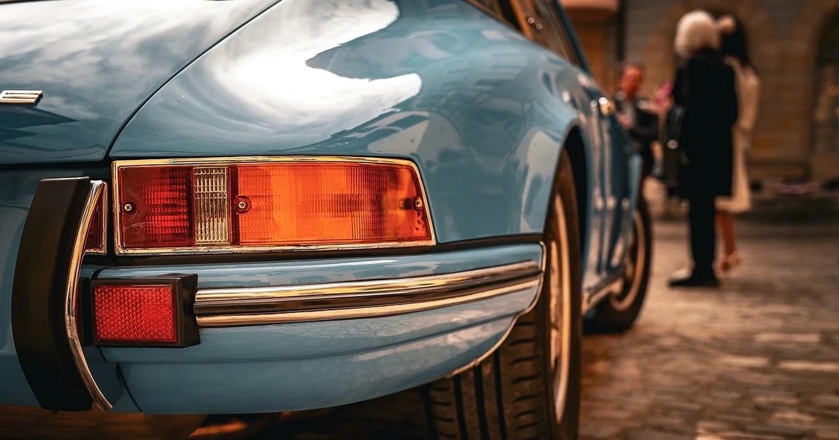 apple porsche livery