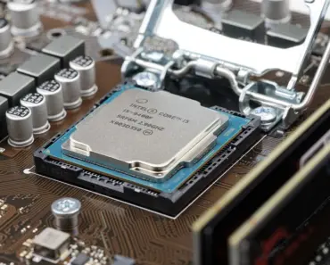Intel Reportedly Lands 5 Key Chip Deals With Apple