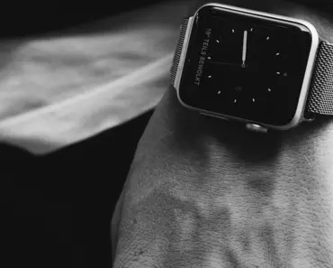 Apple Watch vs WHOOP: 5 Key Differences