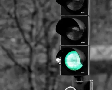 7 Reasons Nuro’s Driverless Permit Beats Uber Robotaxi 7 Reasons Nuro’s Driverless Permit Beats Uber Robotaxi