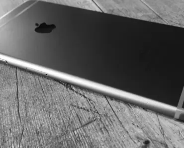 iOS 26.5 Won’t Let Users Downgrade: 5 Risks