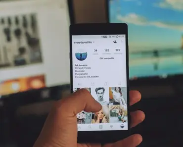 DOJ Reportedly Demands Apple, Google ID 100K Users