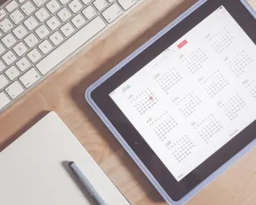 7 Ways a Compact Calendar Display Reduces Phone Dependency