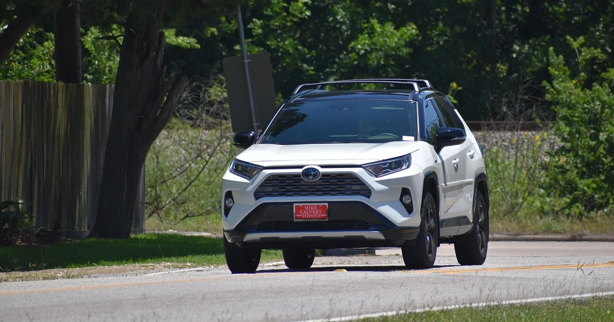 kia seltos vs rav4