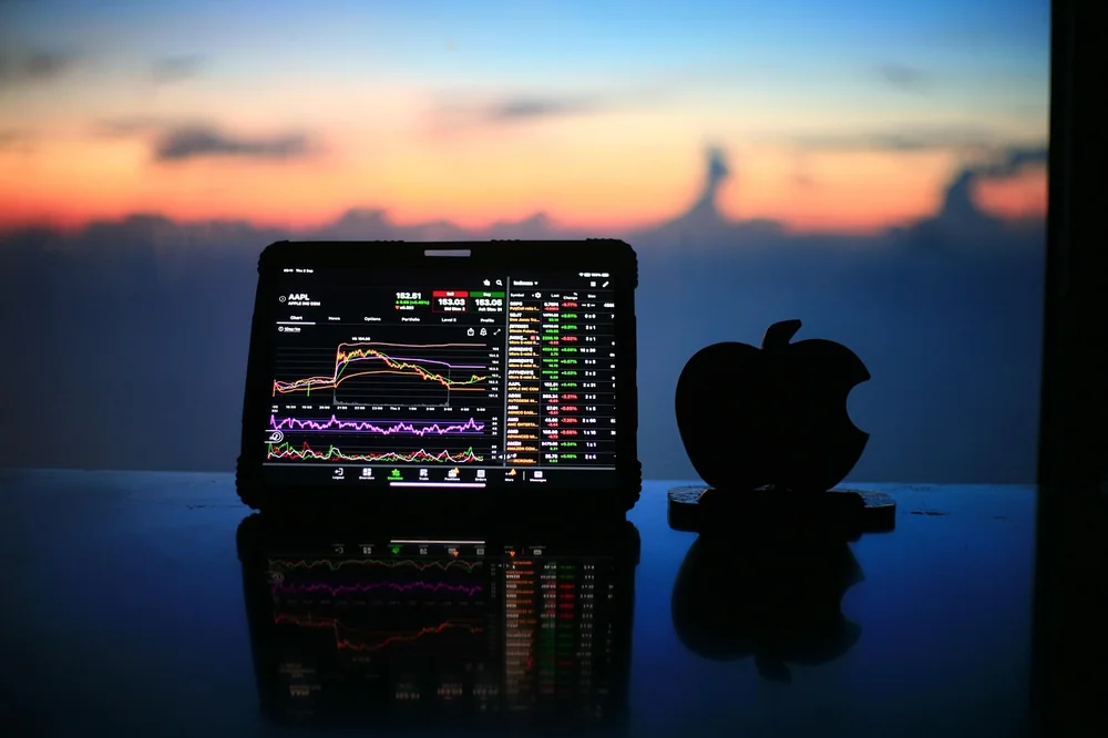 Apple stock target - real-life example