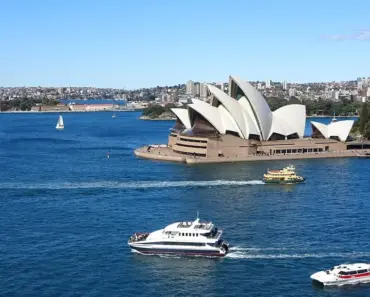 Australia Expands Big Tech News Charge to LinkedIn, Raises Rate