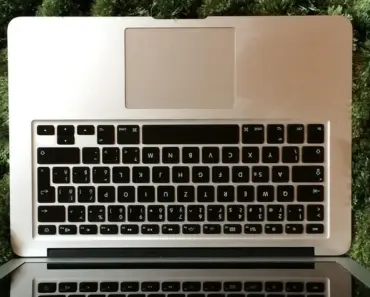 MacBook Air Reportedly Facing Supply Shortage From AI Memory Crisis