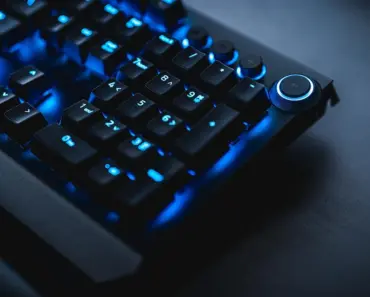 The Death of the Mechanical Switch: Why Hall Effect Magnetic Keyboards Dominate Gaming but Suffer from Temperature Drift