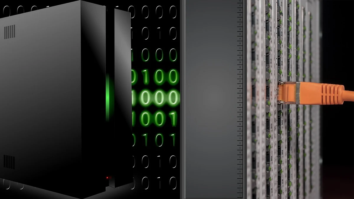 Synchronous epoll two-phase syscall transitions vs. io_uring lockless shared-memory Submission Queue (SQ) and Completion Queue (CQ) rings.