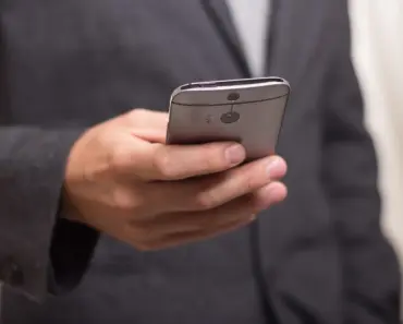 The 10x Energy Promise vs. 300% Anode Swelling: Why Silicon-Carbon Smartphone Batteries Pulverize Under Fast Charging