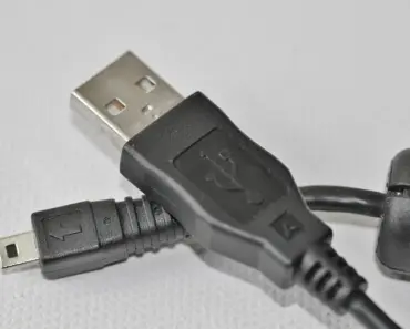 Thunderbolt 5’s 120 Gbps Asymmetric Trick: What PC Makers Hide Behind the Single-Direction Bandwidth Boost