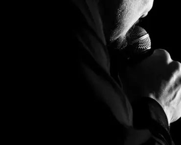 “7 Surprising Revelations from Tim Cook’s Internal Memos on Apple’s CEO Transition”