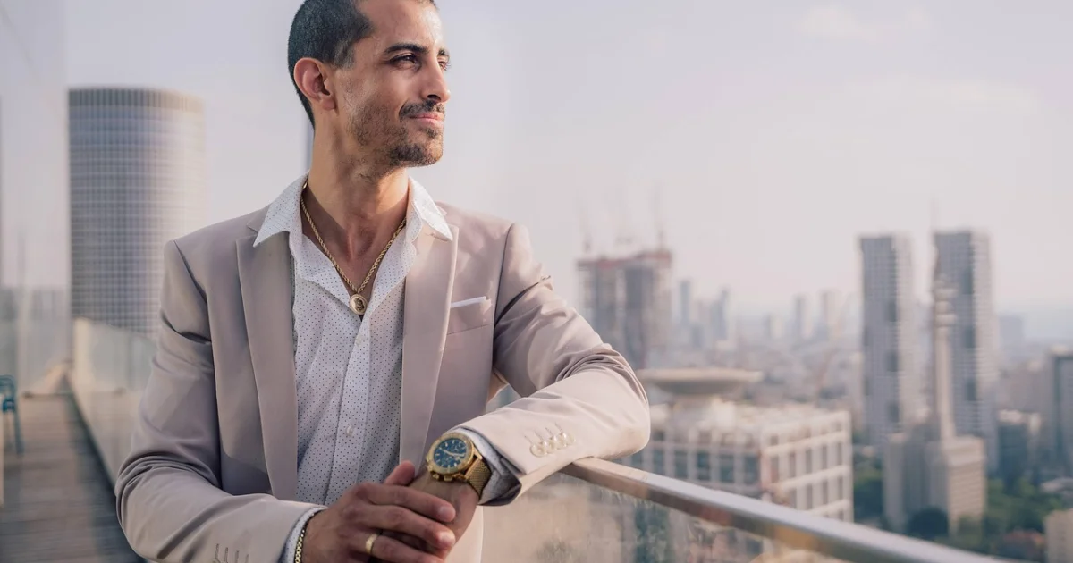 male loneliness fuels crypto