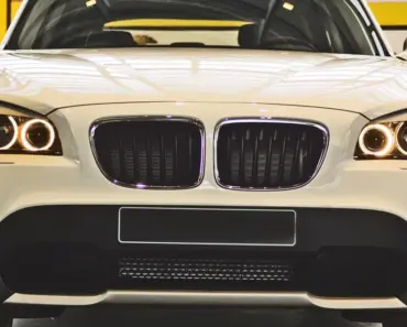 BMW Unveils Revolutionary i7 with 450 Miles Range in Sleek Neue Klasse Design