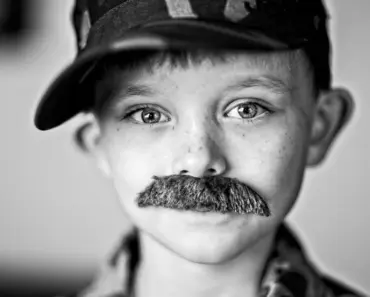 Why random.randint(300, 850) is a bad fake credit score