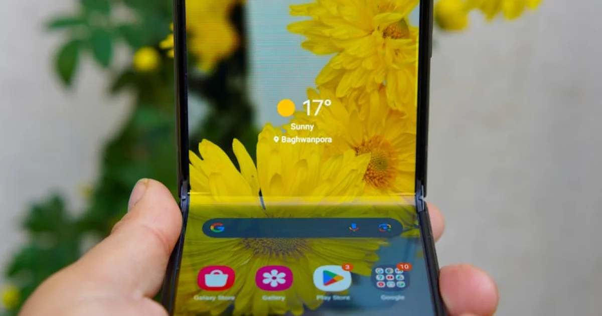 foldable iphone launch