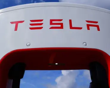 Aito Joins BMW, Mercedes-Benz in China Charging JV as Equal Partner